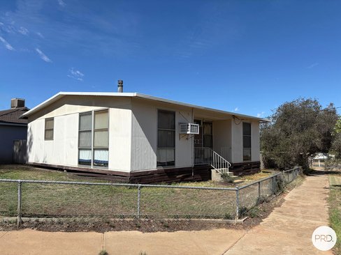 26 Ritchie Street, OUYEN VIC 3490