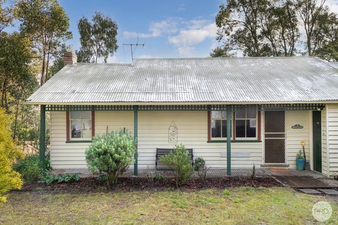 26 Rowlers Road, SNAKE VALLEY VIC 3351