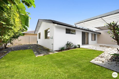 2/6 Royal Palm Court, SOUTHPORT QLD 4215