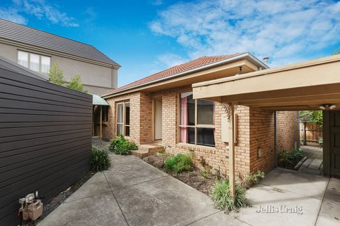 2/6 Segtoune Street Kew 3101