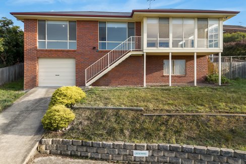 2/6 Taree Street, BERRIEDALE TAS 7011