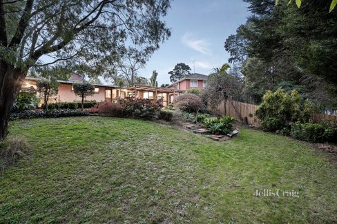 26 Timbertop Road Ringwood North 3134