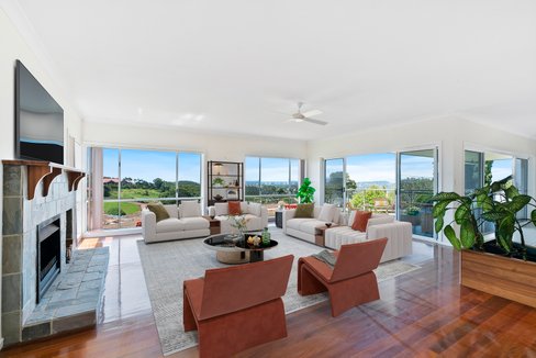 26 Warringa Drive, BILAMBIL HEIGHTS NSW 2486
