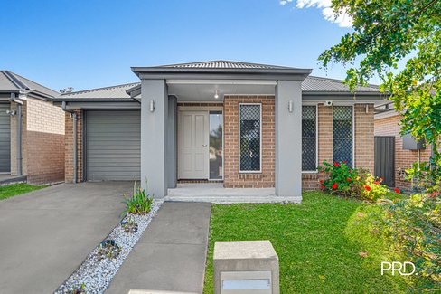 26 Wildflower Cir, Jordan Springs NSW 2747