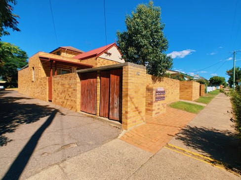 2/60 Crown Street, TAMWORTH NSW 2340