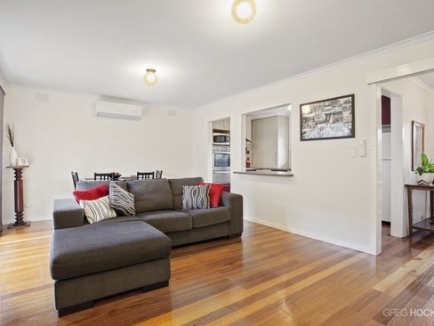 2 60 Grieve Parade Altona 3018