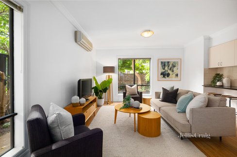 2 60 Wattletree Road Armadale 3143