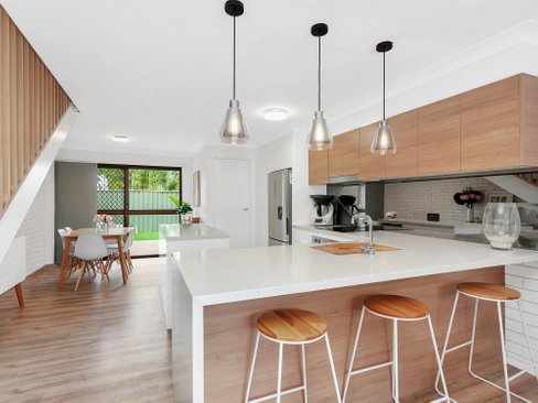 26/105 Christine Avenue, BURLEIGH WATERS QLD 4220