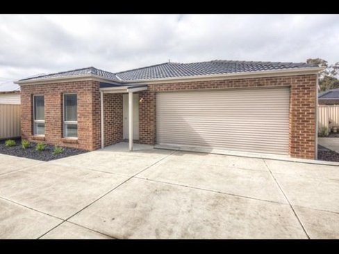 2/610A Talbot Street South, REDAN VIC 3350