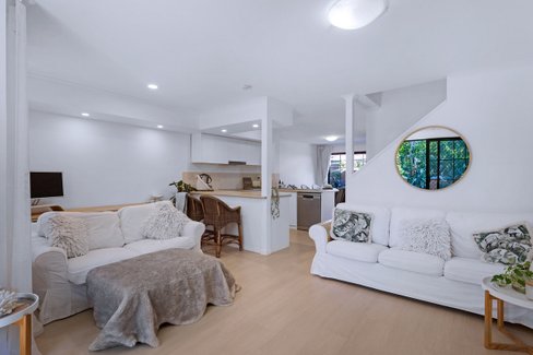 26/18 Tallebudgera Creek Road, Burleigh Heads QLD 4220