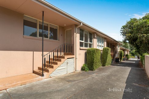 2/62 Bridge St  Eltham 3095