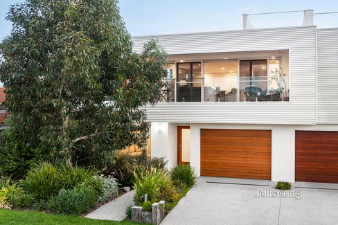 2 62 The Parade Ocean Grove 3226