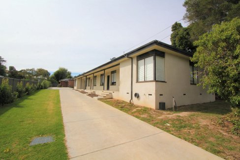 2/633 Bond Street, GOLDEN POINT VIC 3350