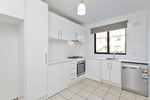 2/64 Holmes Road Moonee Ponds 3039