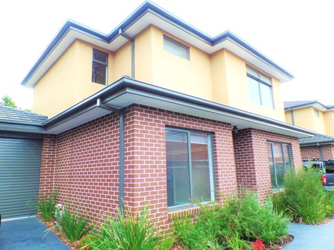 2/649 Canterbury Road  Vermont 3133