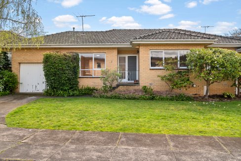 2/65 Wattle Valley Road Canterbury 3126