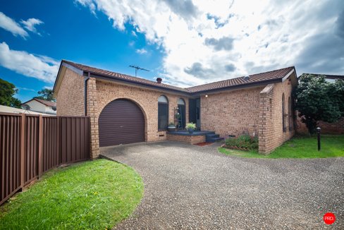 2/66 Fawcett Street, GLENFIELD NSW 2167