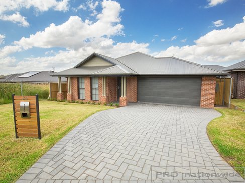26a Finch Close, ABERGLASSLYN NSW 2320