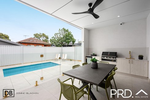 26b Kathleen Parade, PICNIC POINT NSW 2213