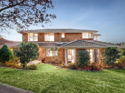 27 Andersons Creek Road Doncaster East 3109