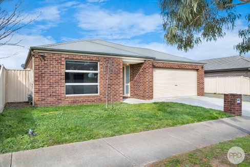 27 Ascot Gardens Drive, DELACOMBE VIC 3356