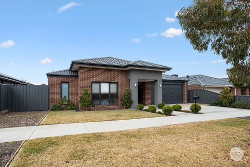 27 Bakers Lane, STRATHFIELDSAYE VIC 3551