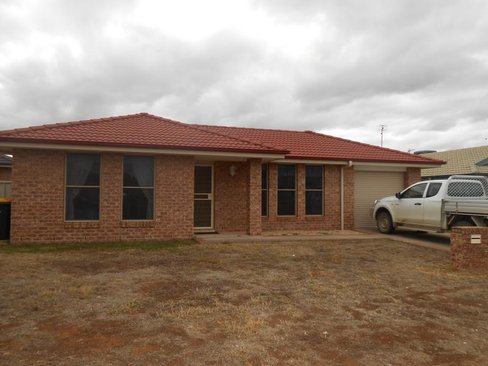 27 Banks Street, TAMWORTH NSW 2340