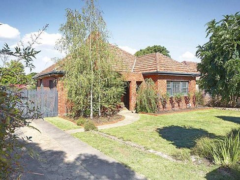 27 Birdwood Street Box Hill South 3128