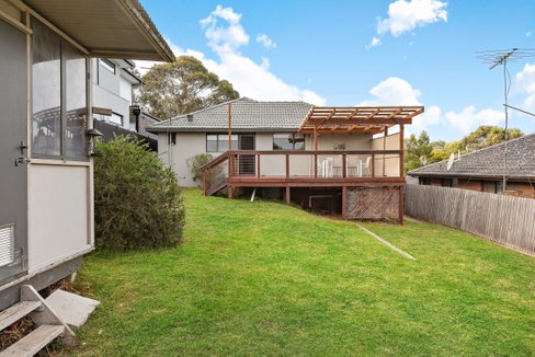 27 Brentwood Drive  Avondale Heights 3034