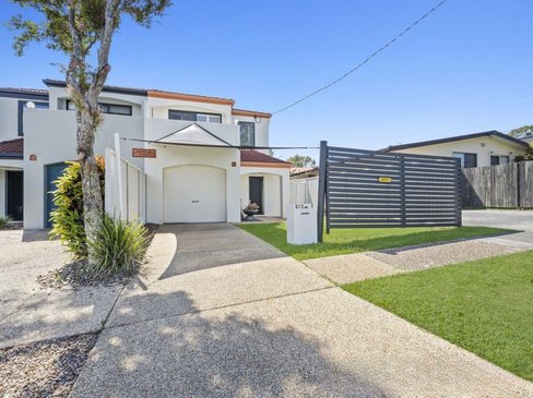 2/7 Brookside Road, LABRADOR QLD 4215