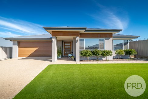 27 Chang Avenue, LLOYD NSW 2650