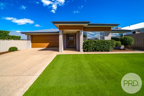 27 Chang Avenue, LLOYD NSW 2650