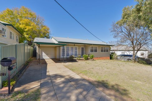 27 Chelmsford Street, TAMWORTH NSW 2340
