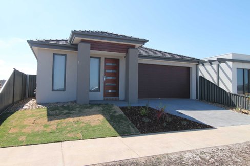 27 Daly Drive, Lucas VIC 3350