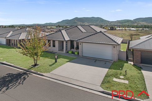 27 Eagle Avenue, TAMWORTH NSW 2340