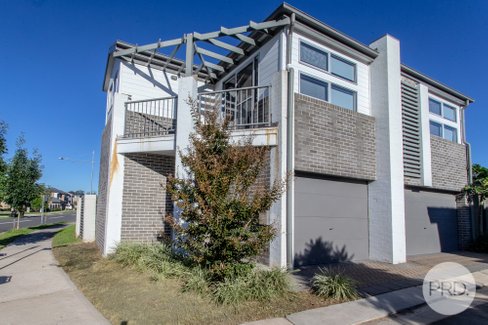 27 Empire Circuit, PENRITH NSW 2750