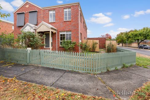27 Eureka Gardens  Eureka 3350