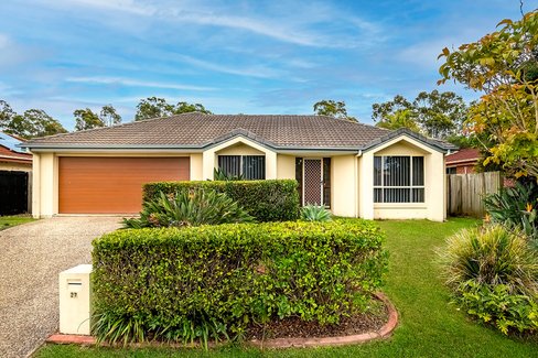 27 Ferncliffe Street, UPPER COOMERA QLD 4209