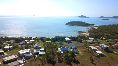 27 Gloucester Avenue, HIDEAWAY BAY QLD 4800