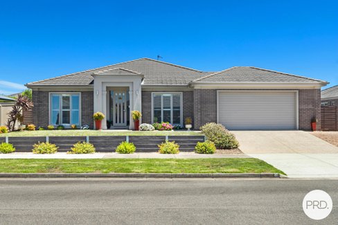 27 Grand Junction Drive, MINERS REST VIC 3352