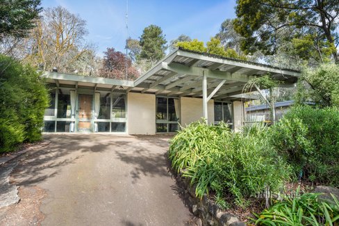 27 Haleys Gully Road Hurstbridge 3099