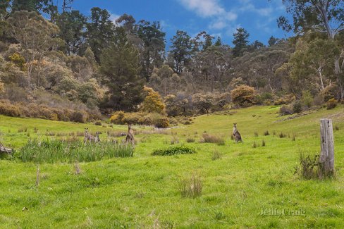 27 Happy Valley Road Castlemaine 3450