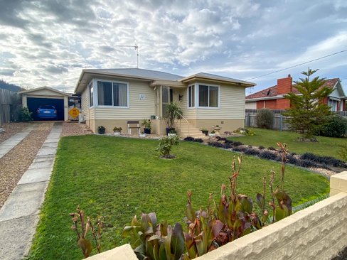27 Hobart Road, NEW NORFOLK TAS 7140
