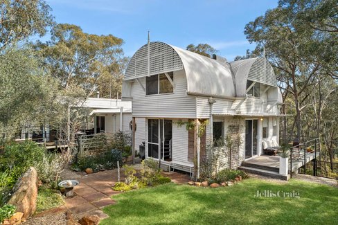 27 Hoopers Road Chewton 3451