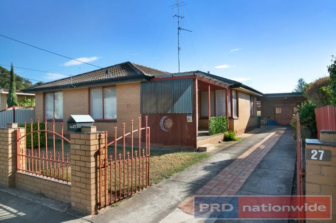27 Huntington Street, WENDOUREE VIC 3355