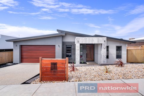 27 Illana Street, BROWN HILL VIC 3350