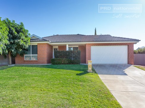 2/7 Kimberley Drive, TATTON NSW 2650