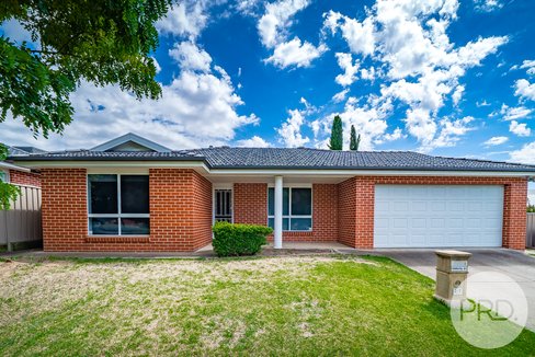 2/7 Kimberley Drive, TATTON NSW 2650