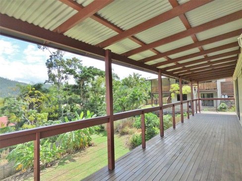 27 Kingfisher Terrace, JUBILEE POCKET QLD 4802