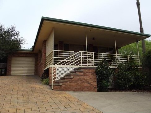 2/7 Kirk Avenue, TUMUT NSW 2720